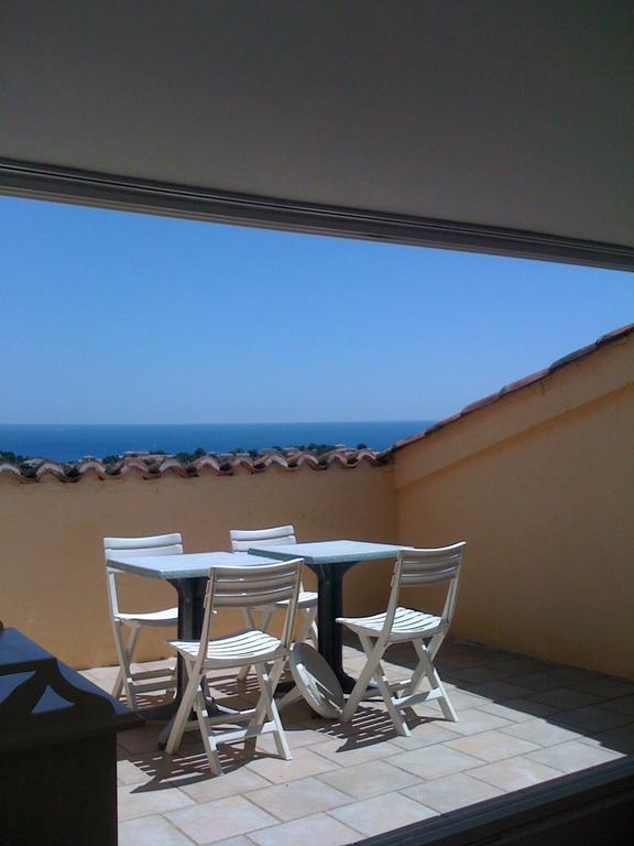 Mavilla Akwaba Sainte-Maxime Luaran gambar