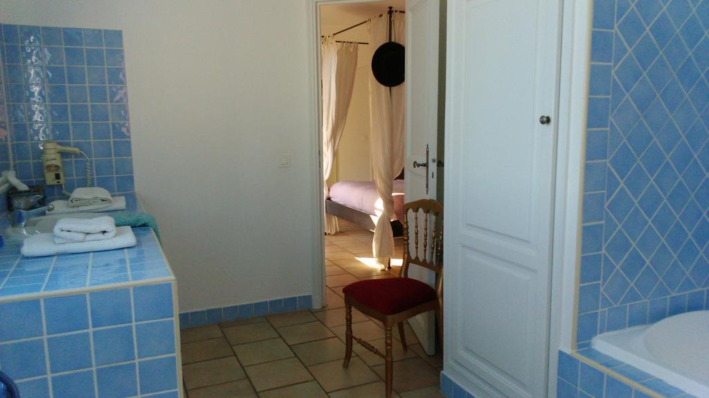 Mavilla Akwaba Sainte-Maxime Luaran gambar