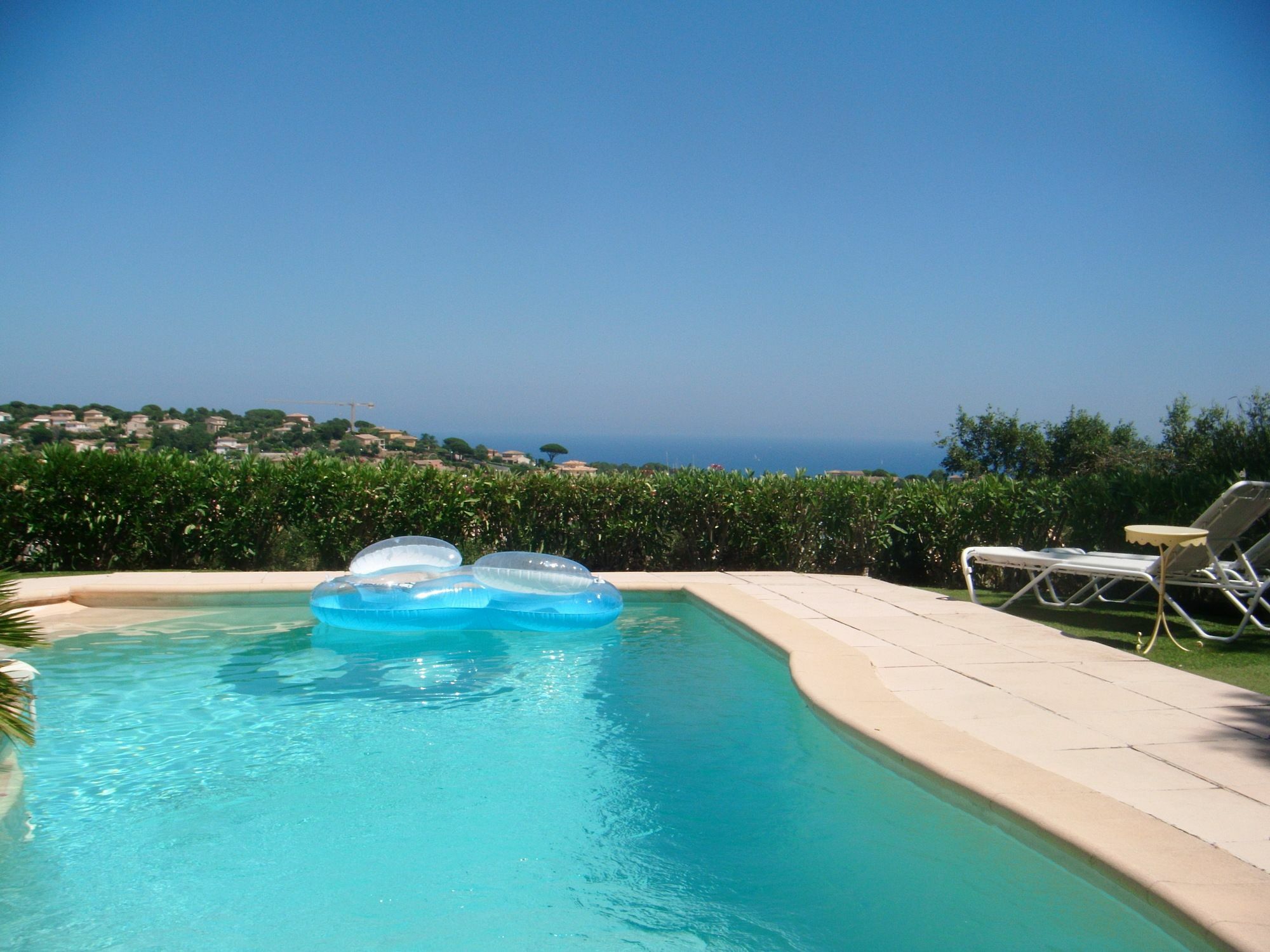 Mavilla Akwaba Sainte-Maxime Luaran gambar